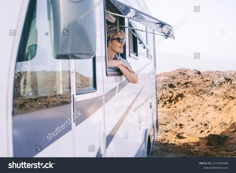 Alone on the Road: What Solo Van Life Actually Feels Like When the Feed Goes Dark